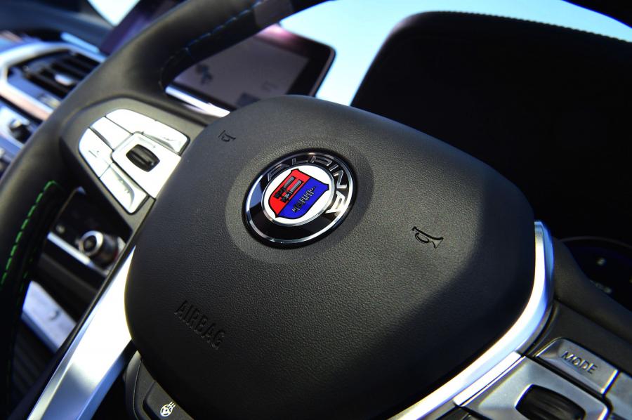 Детали интерьера Alpina XD3 Allrad (G01) 2018 года  (UK) (фото 8 из 24)